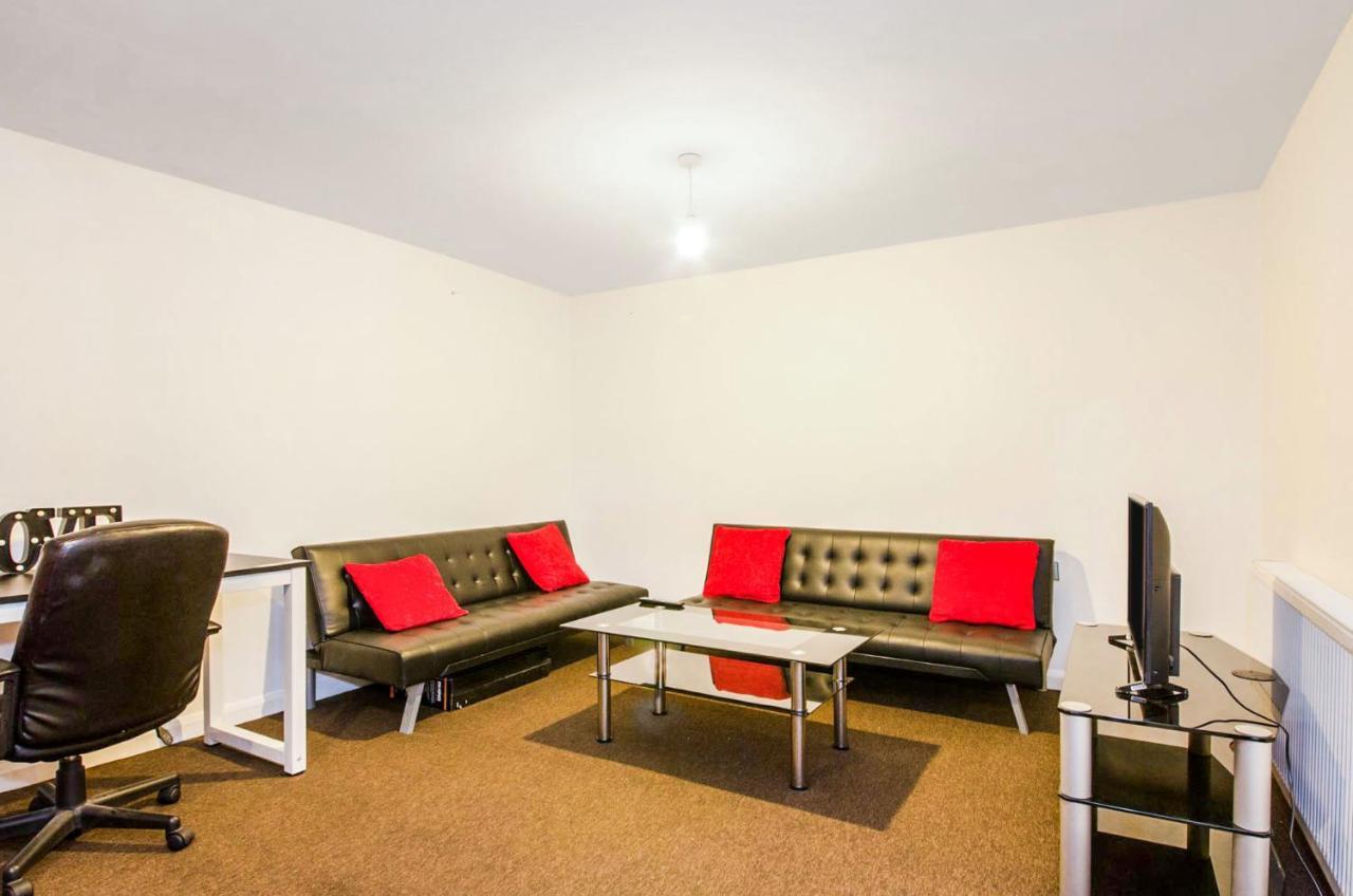 Spacious Studio Flat- Watford Junction & Harry Potter World Buitenkant foto